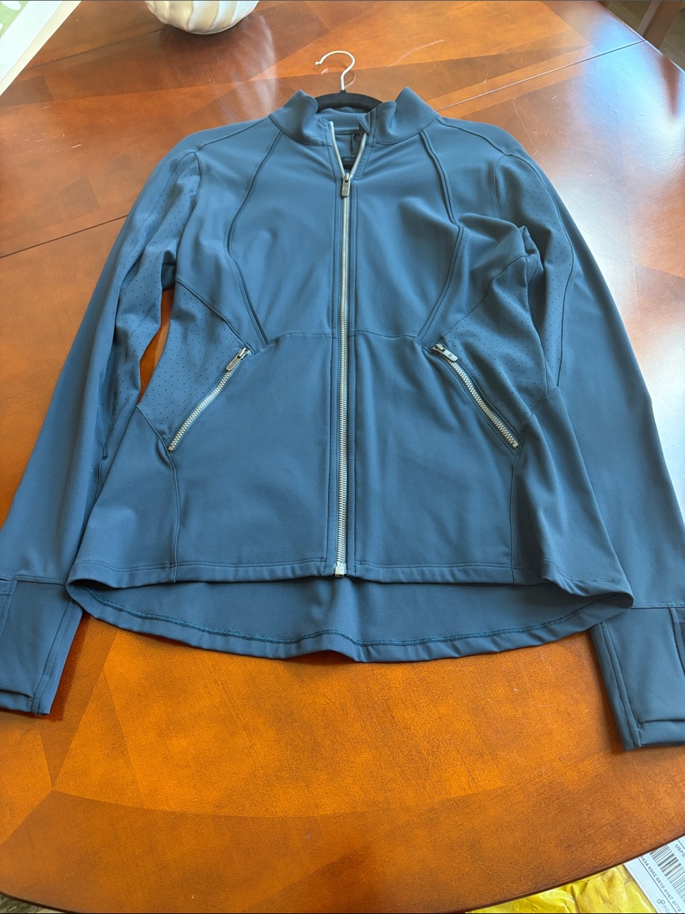 Lululemon Women's Navy Zip-Front Active Jacket size 10 NWOT